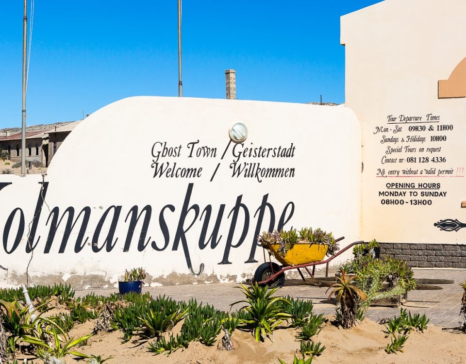 Kolmanskop - wejście do miasta
